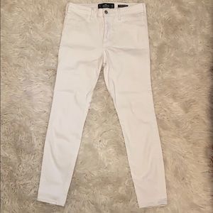 White skinny jeans
